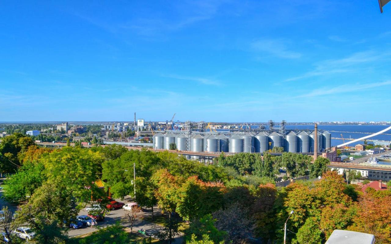 Cozy 2-Room Apartment On Zhvanetsky Boulevard Odessa Esterno foto