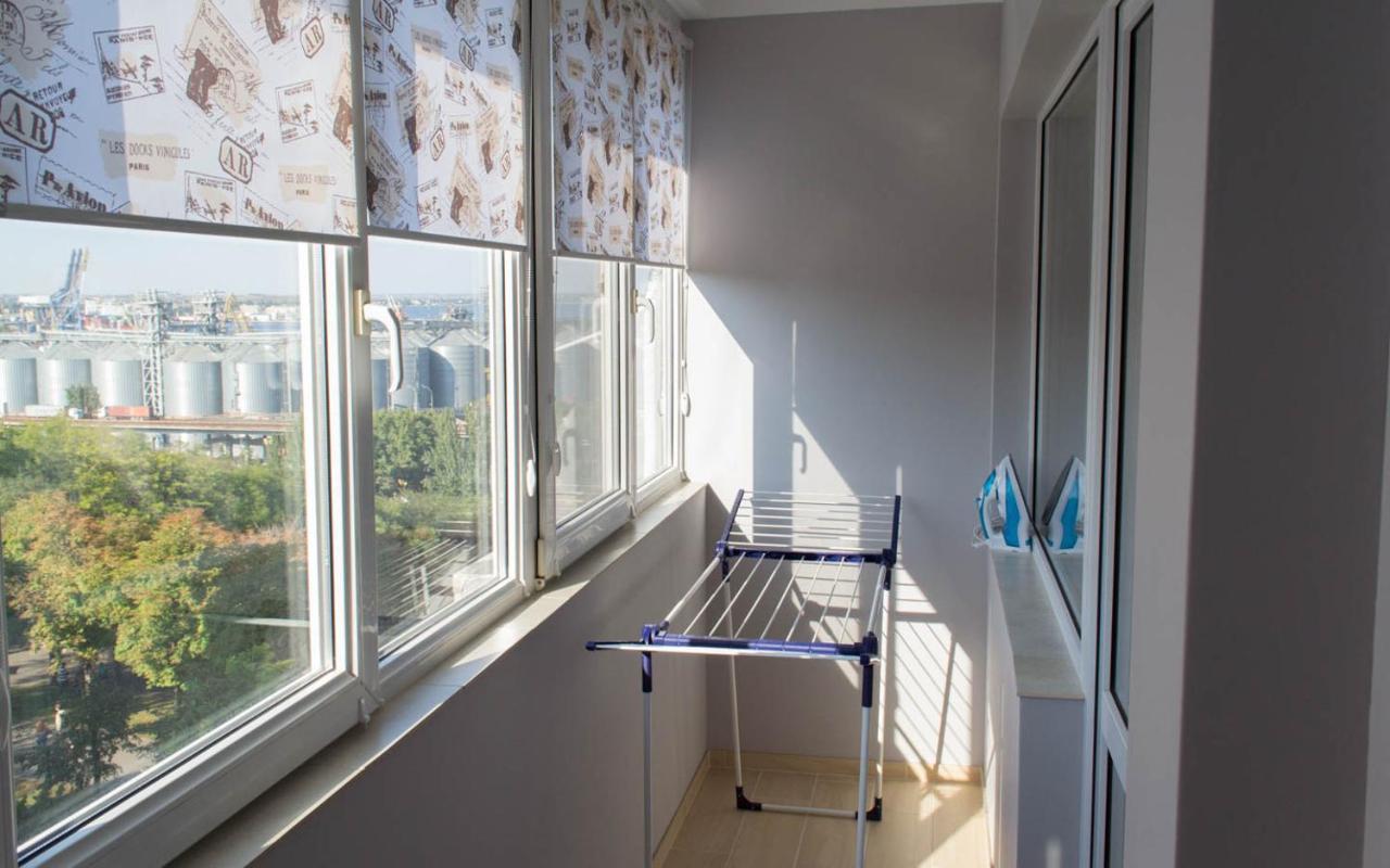Cozy 2-Room Apartment On Zhvanetsky Boulevard Odessa Esterno foto