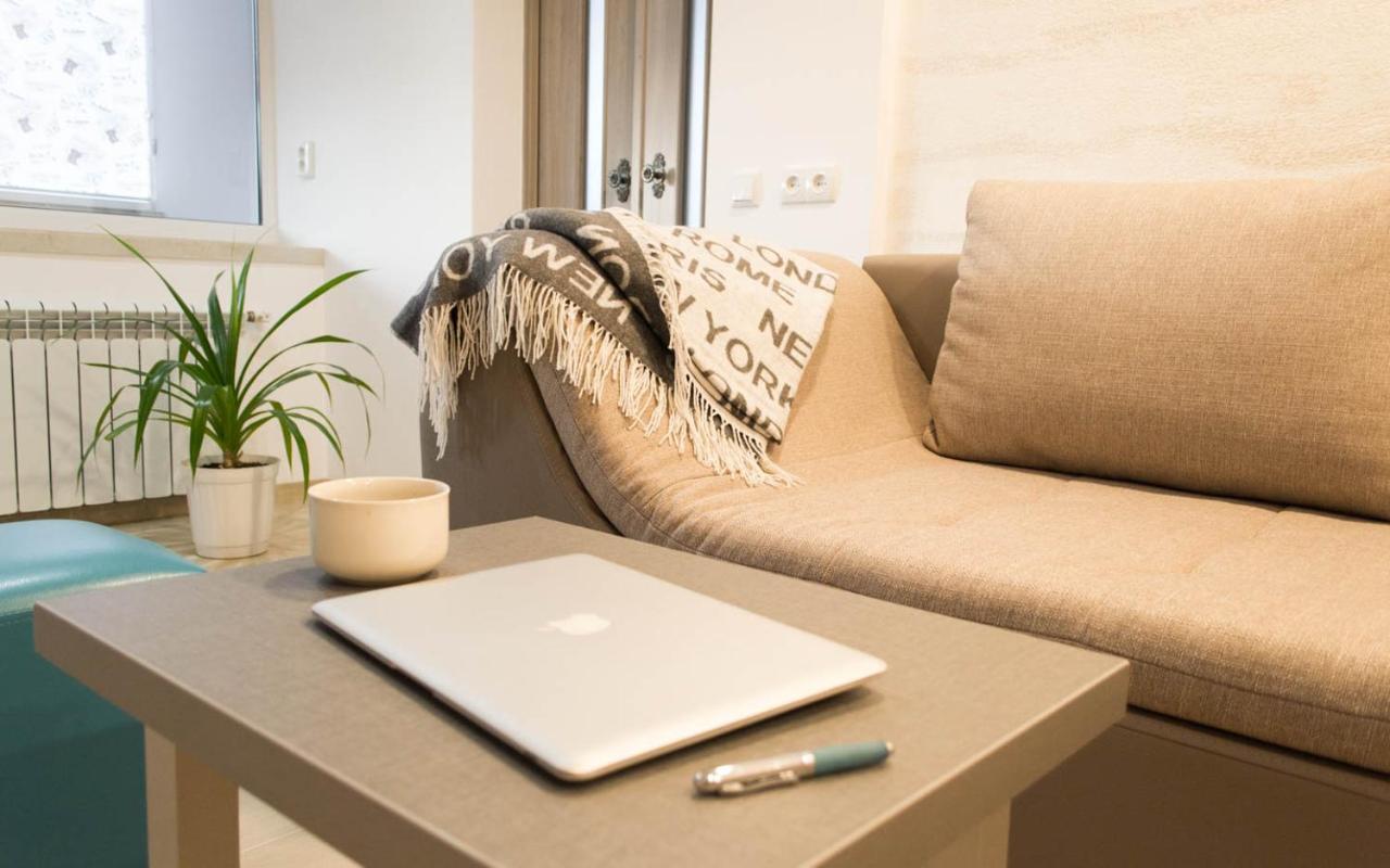 Cozy 2-Room Apartment On Zhvanetsky Boulevard Odessa Esterno foto